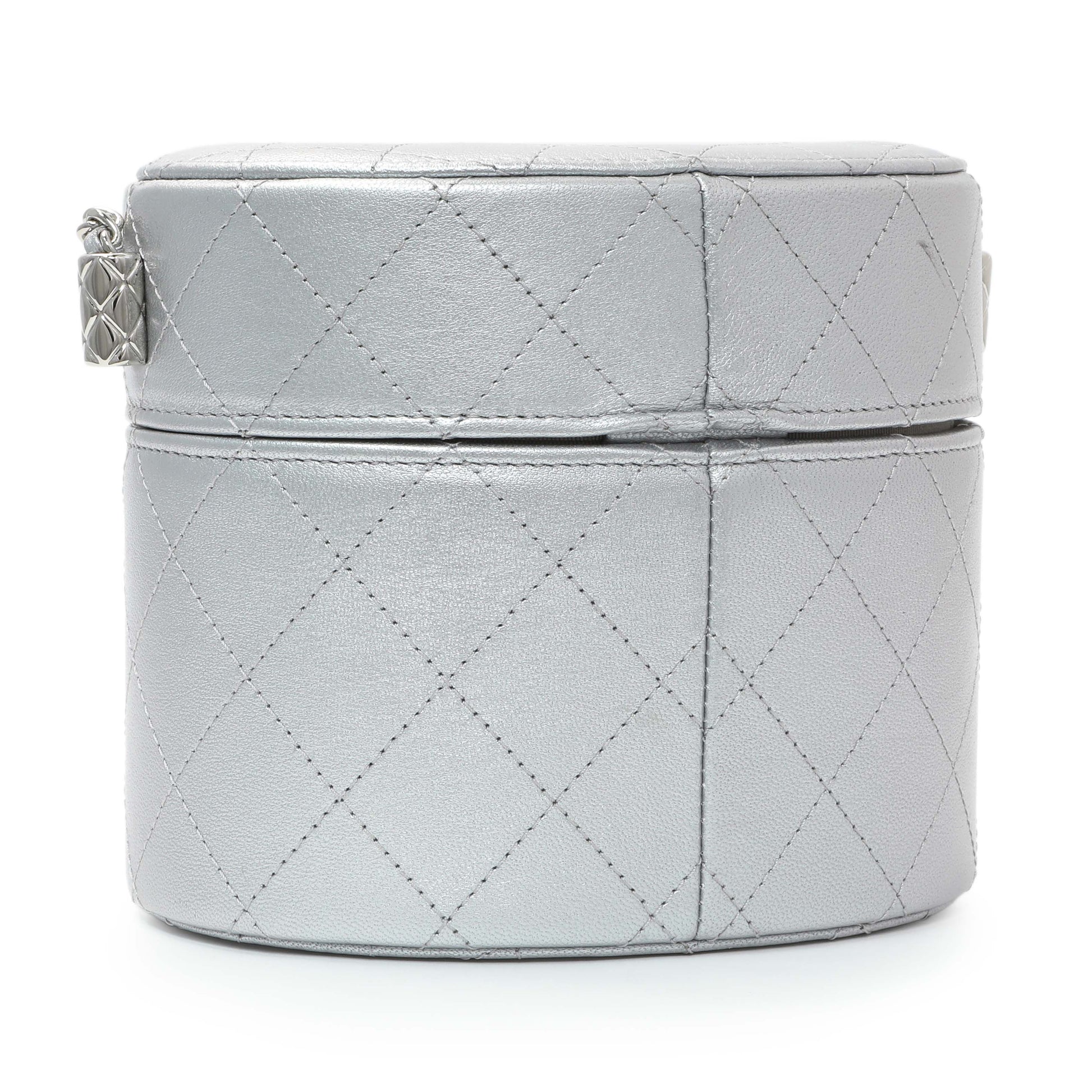 Exclusive Chanel Silver Quilted Round Vanity Case With Chain — Side View