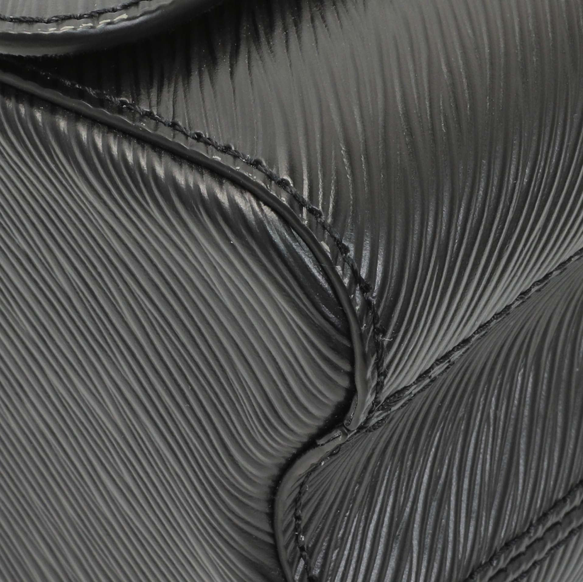 Exclusive Louis Vuitton Black Epi Twist Shoulder Bag MM — Top View
