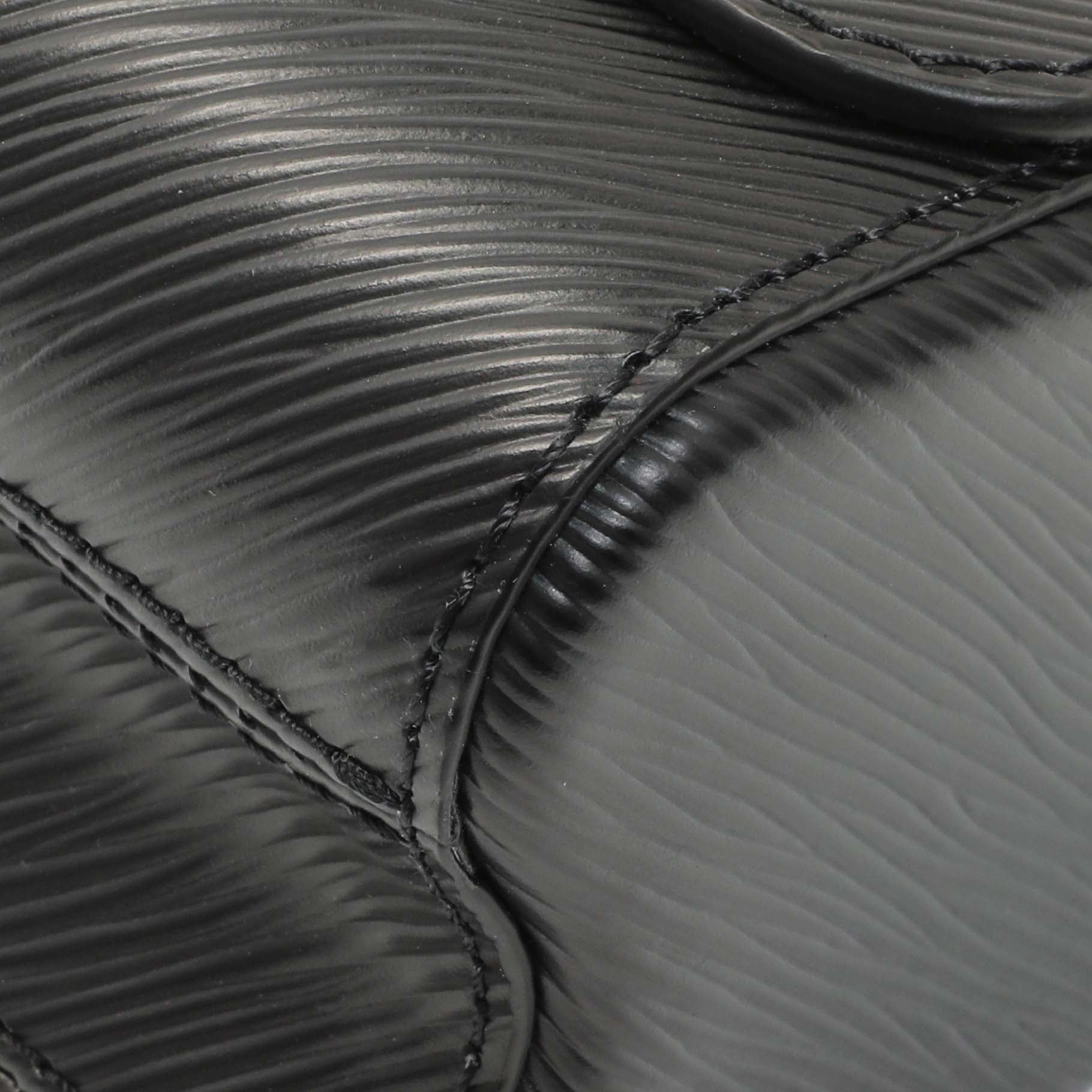 Exclusive Louis Vuitton Black Epi Twist Shoulder Bag MM — Detail View