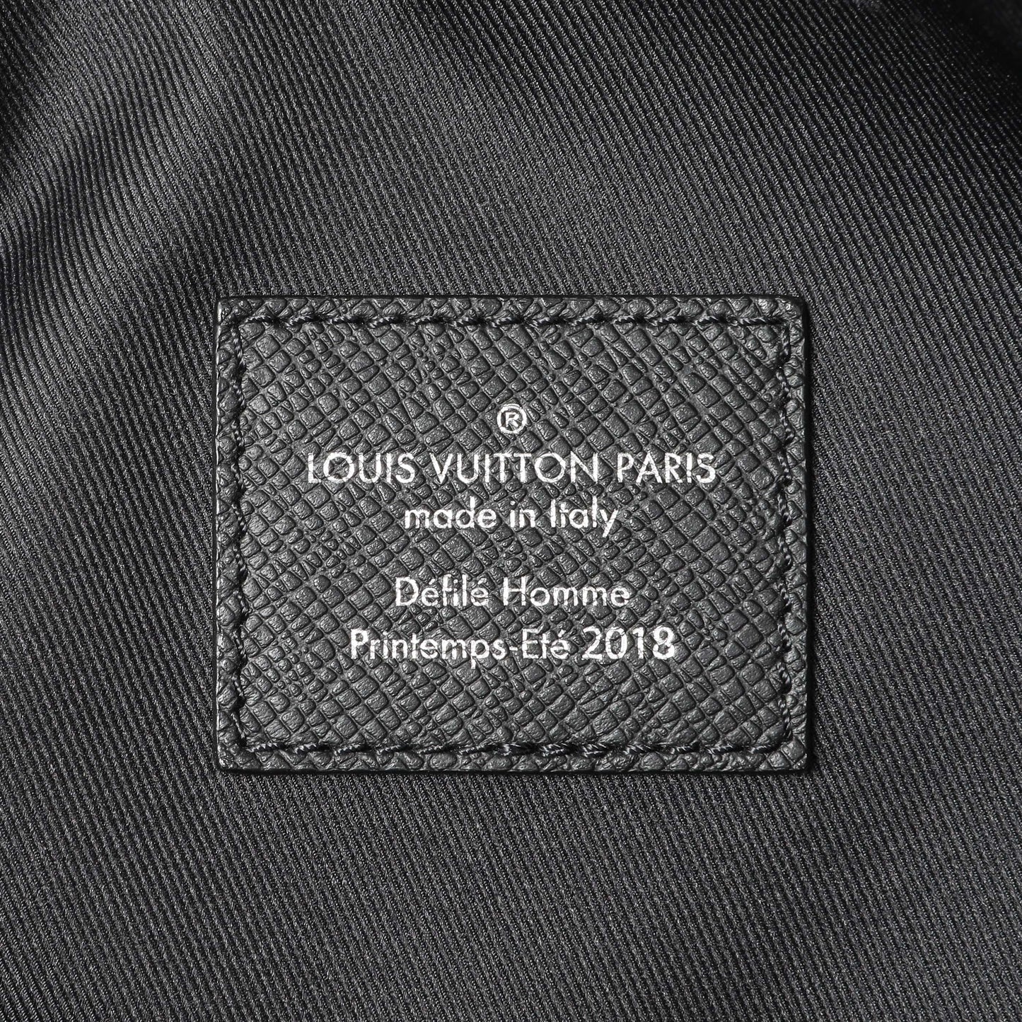 Exclusive Louis Vuitton Black Taiga Outdoor Cabas — Alternate View 9
