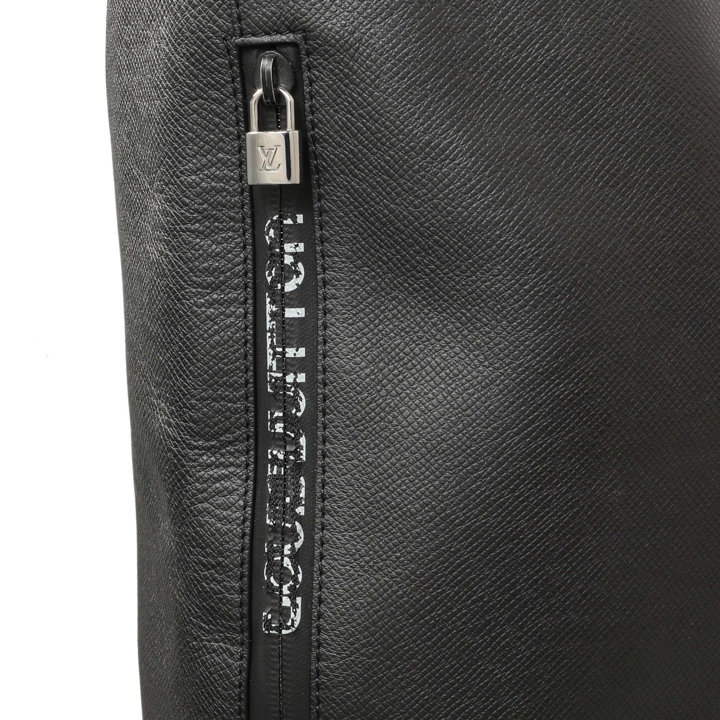 Exclusive Louis Vuitton Black Taiga Outdoor Cabas — Alternate View 15