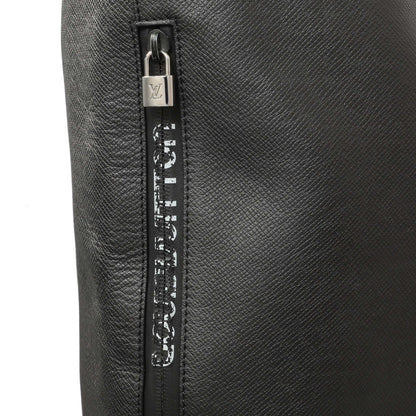 Exclusive Louis Vuitton Black Taiga Outdoor Cabas — Alternate View 15