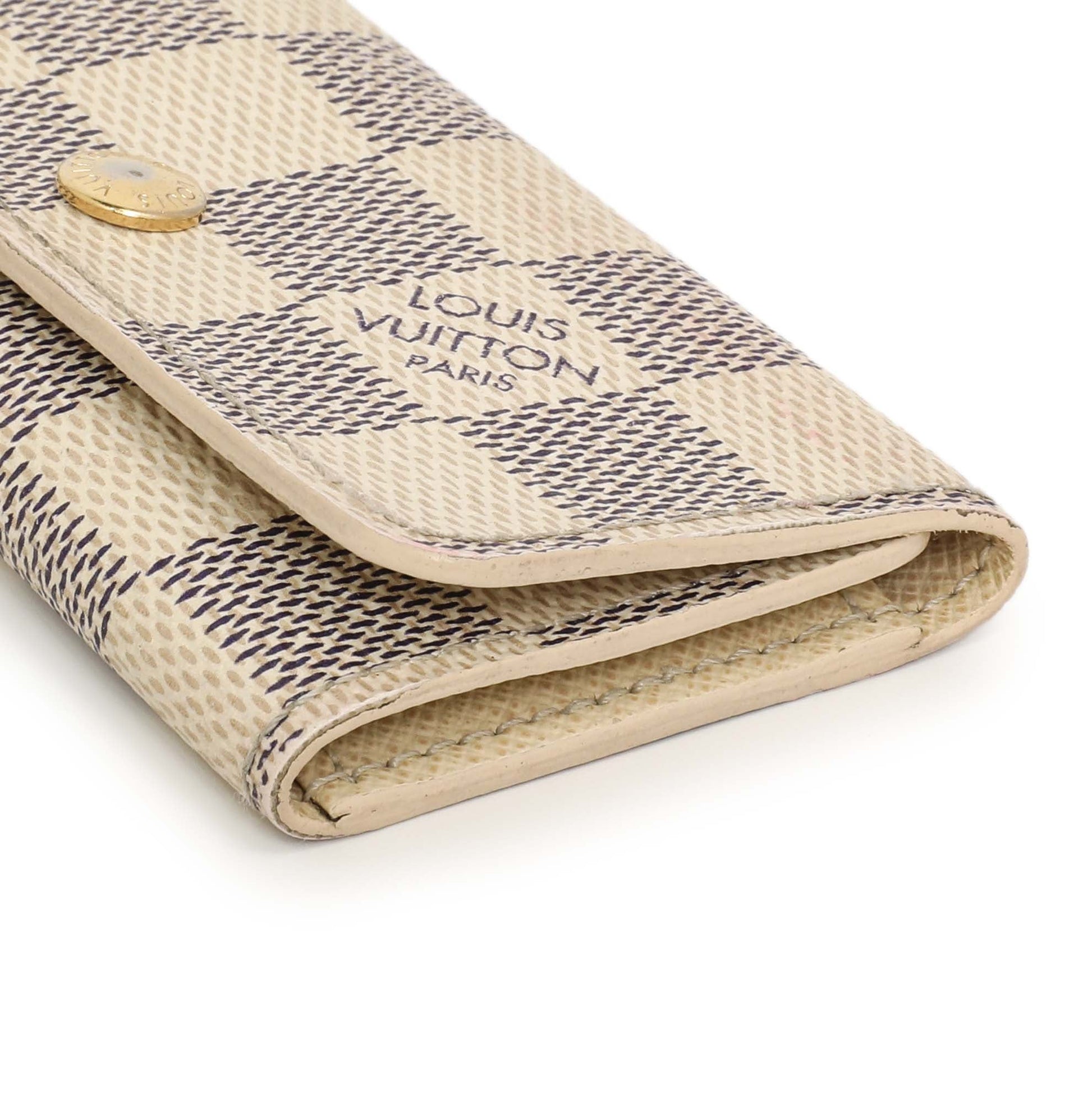 Exclusive Louis Vuitton Damier Azur 4 Key Holder — Detail View