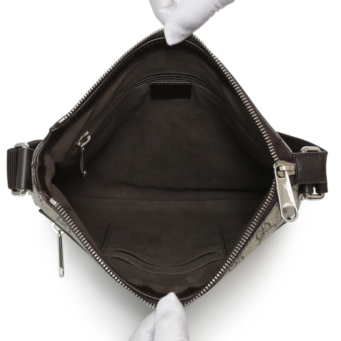 Exclusive Gucci GG Supreme Monogram Flat Messenger — Alternate View 8