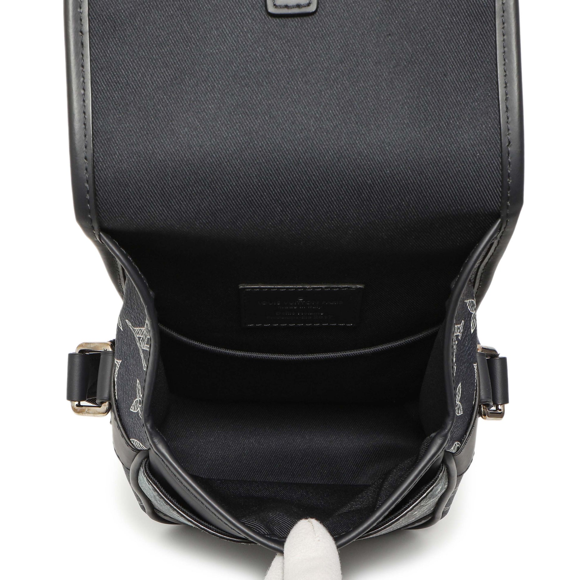 Exclusive Louis Vuitton Savane Monogram Elephant Chapman Messenger BB — Detail View