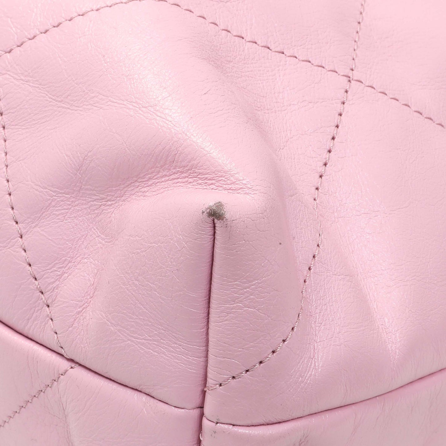 Exclusive Chanel Pink Shiny Calfskin Large Chanel 22 — Detail View