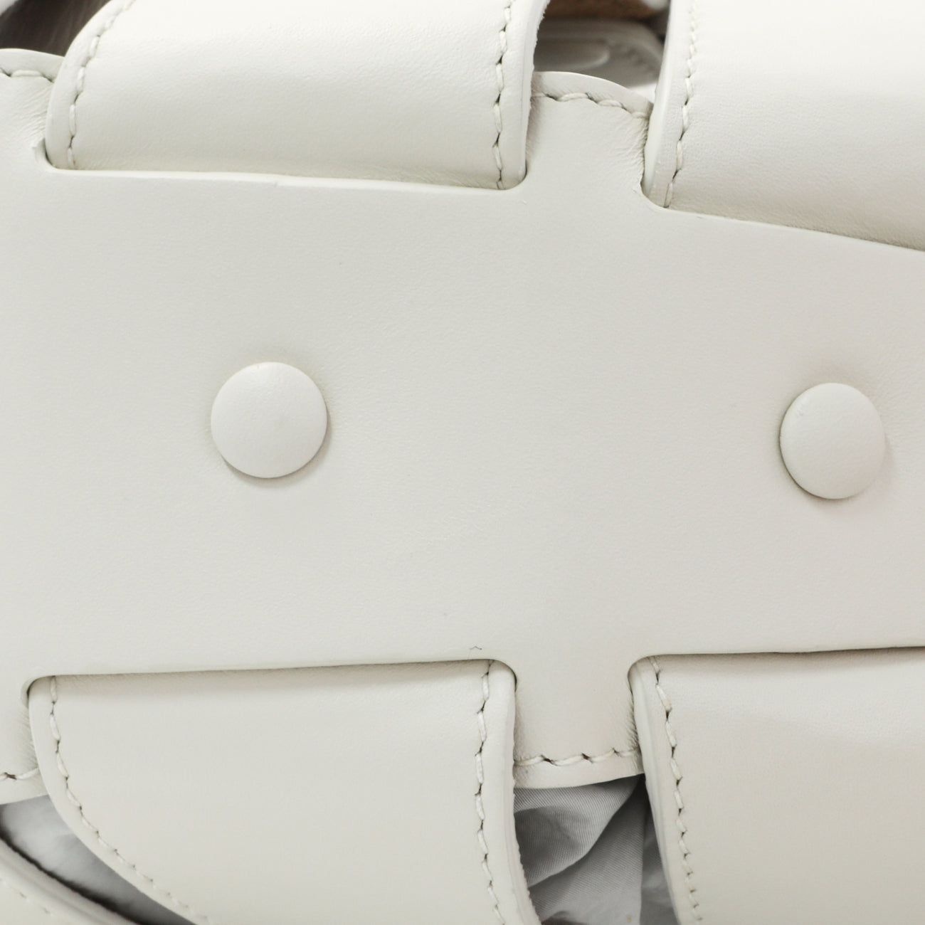 Exclusive Bottega Veneta White Calfskin Small Shell Bag — Alternate View 8