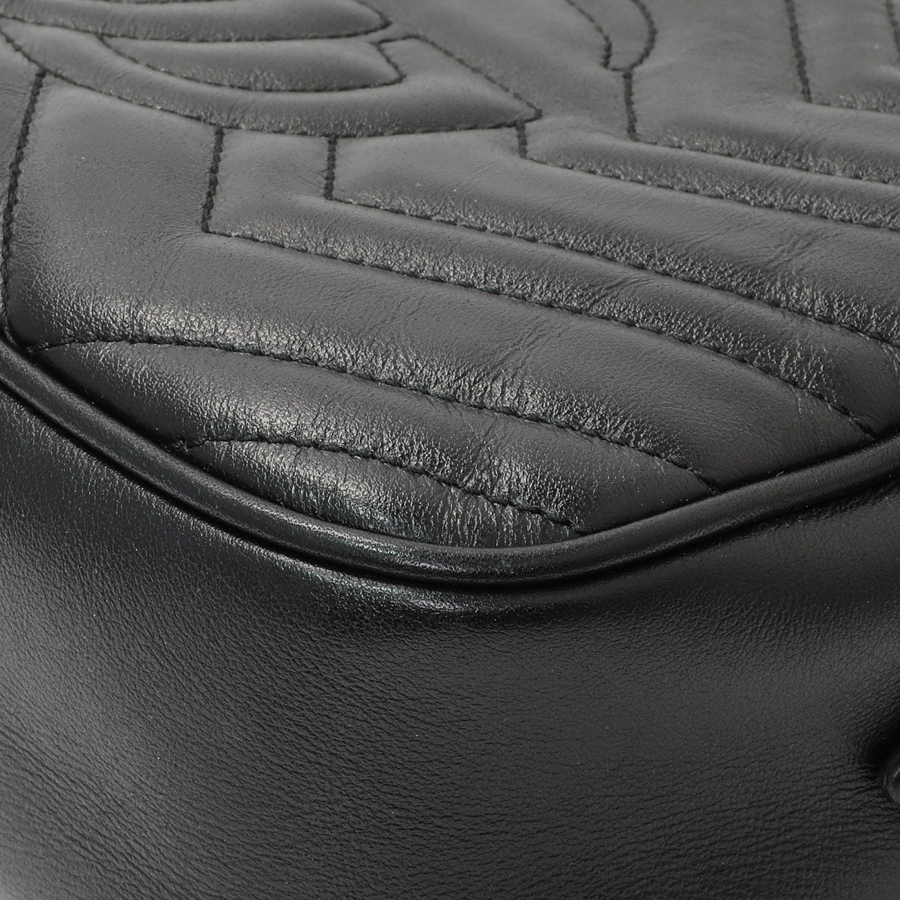 Exclusive Gucci Black Calfskin Matelasse Small GG Marmont Chain Shoulder Bag — Alternate View 7
