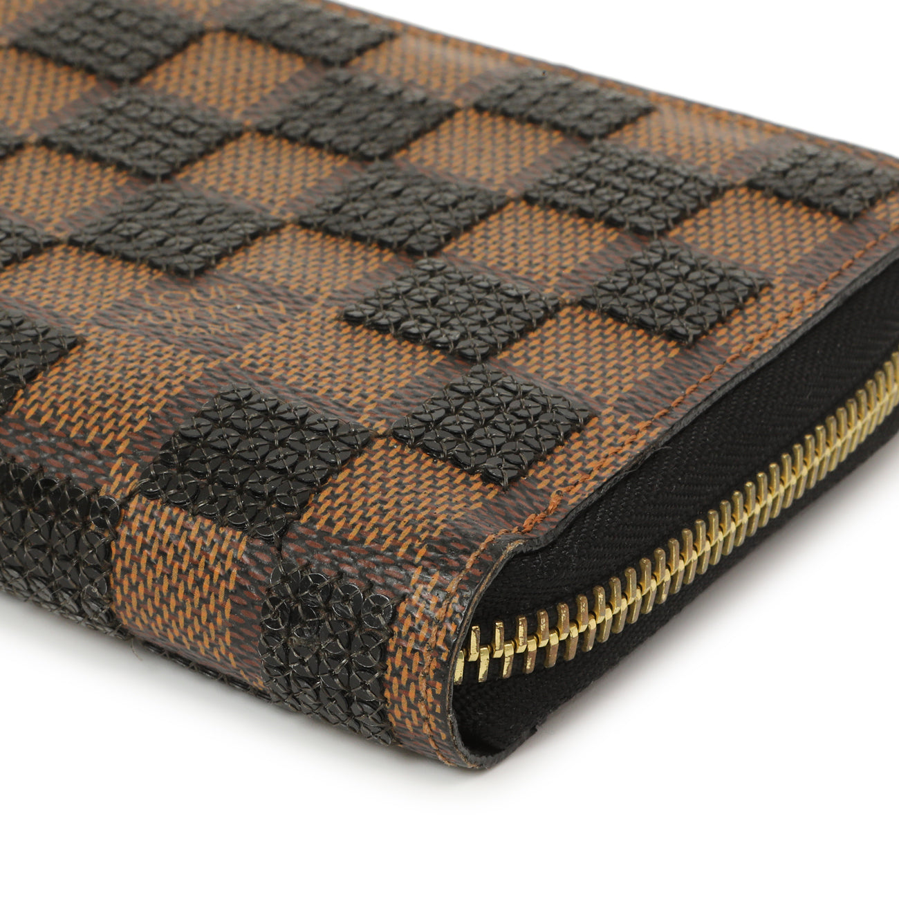 Exclusive Louis Vuitton Black Damier Paillettes Zippy Wallet — Detail View