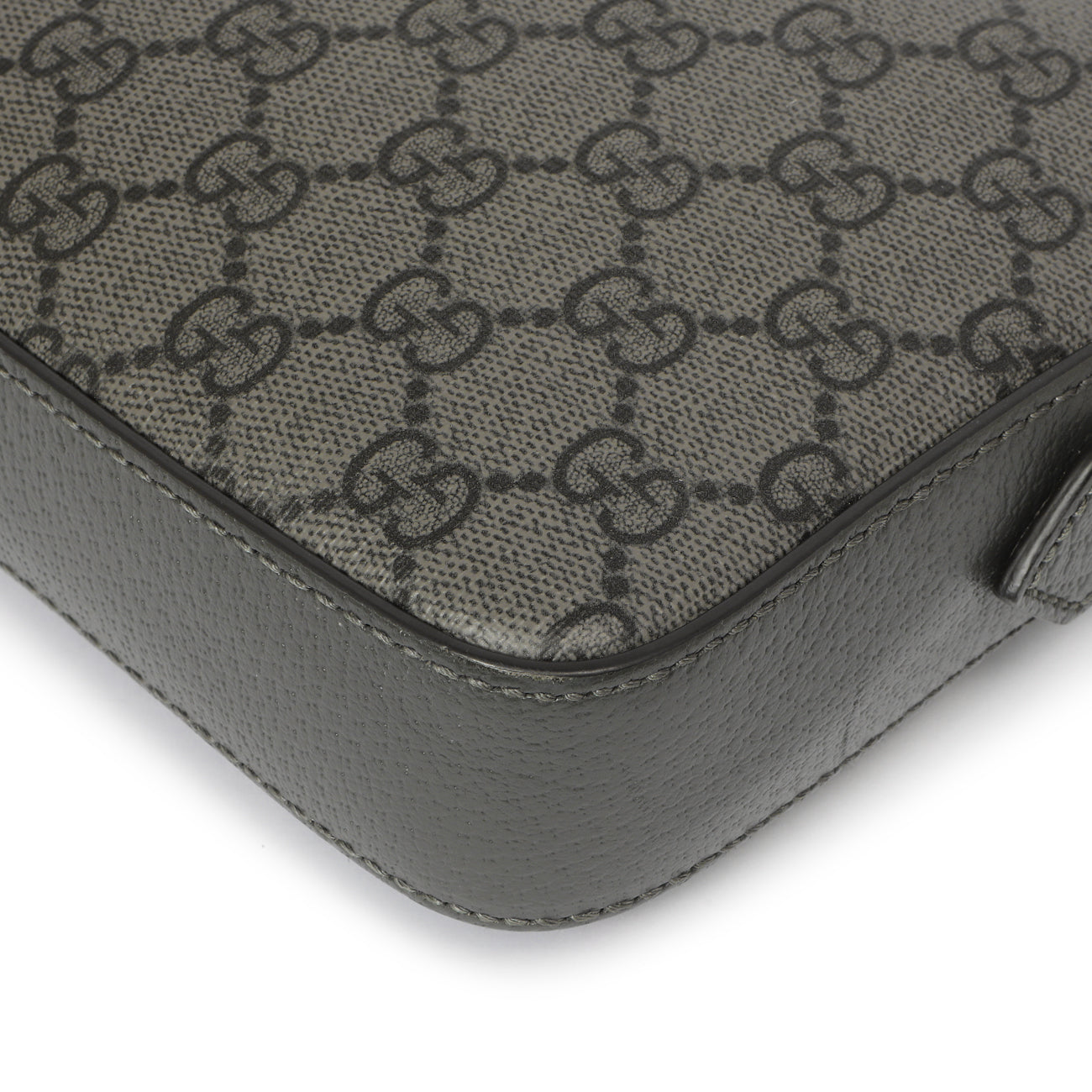 Exclusive Gucci Grey GG Supreme Monogram Ophidia Crossbody — Detail View