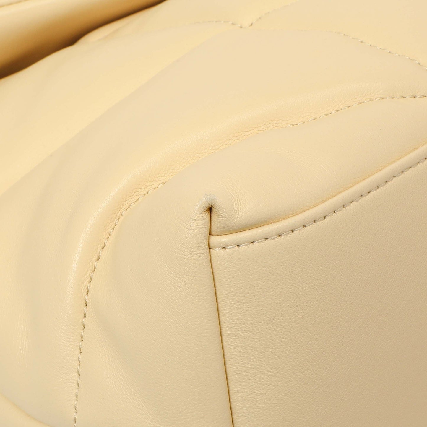 Exclusive Saint Laurent Jaune Pale Lambskin Medium Loulou Puffer — Detail View