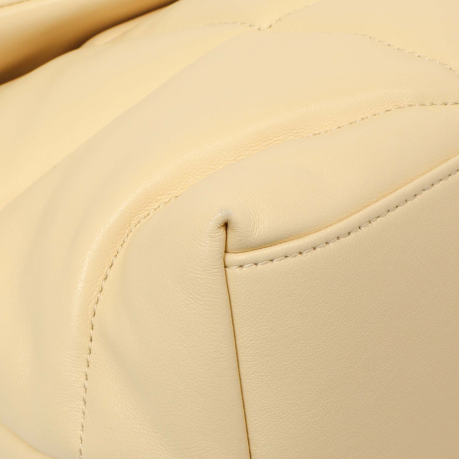 Exclusive Saint Laurent Jaune Pale Lambskin Medium Loulou Puffer — Detail View