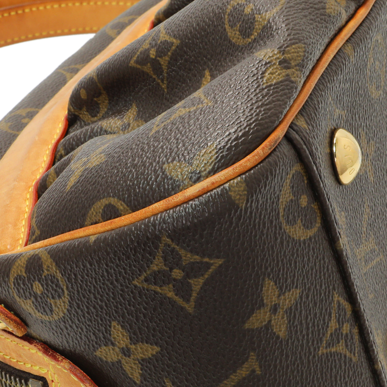 Exclusive Louis Vuitton Monogram Klara — Lifestyle View