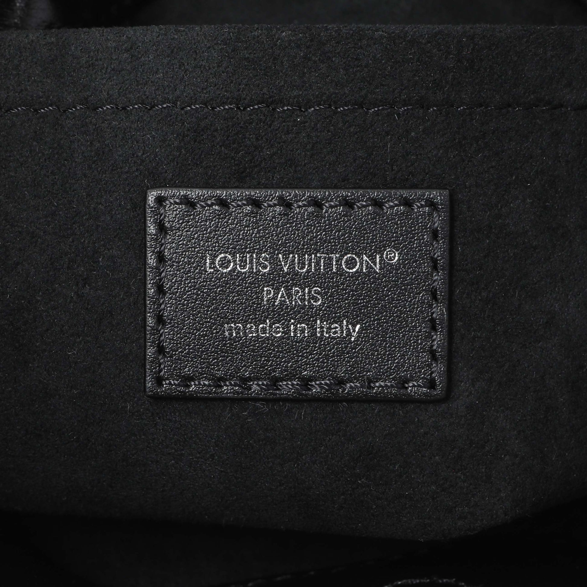 Exclusive Louis Vuitton Black Lambskin Off Duty Backpack Vibe — Detail View