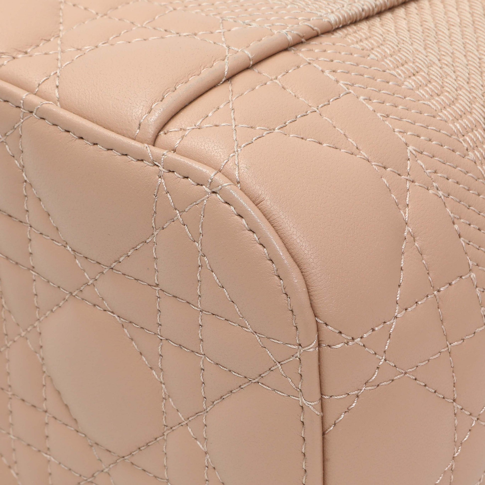 Exclusive Christian Dior Pink Lambskin Cannage Small Diortravel Vanity Case Cloud — Alternate View 7