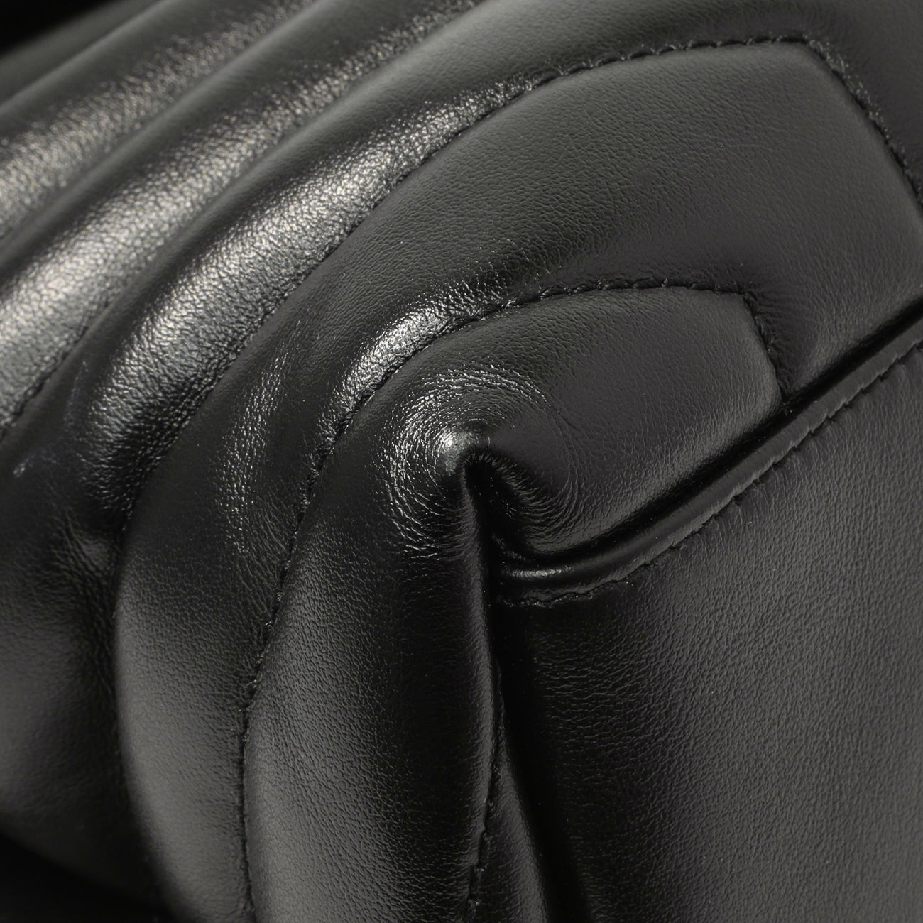 Exclusive Saint Laurent Black Calfskin Y Quilted Monogram Medium Loulou Chain Satchel — Top View
