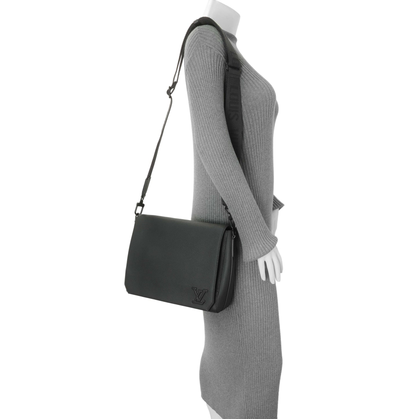 Exclusive Louis Vuitton Black Grained Calfskin Aerogram Takeoff Messenger — Lifestyle View