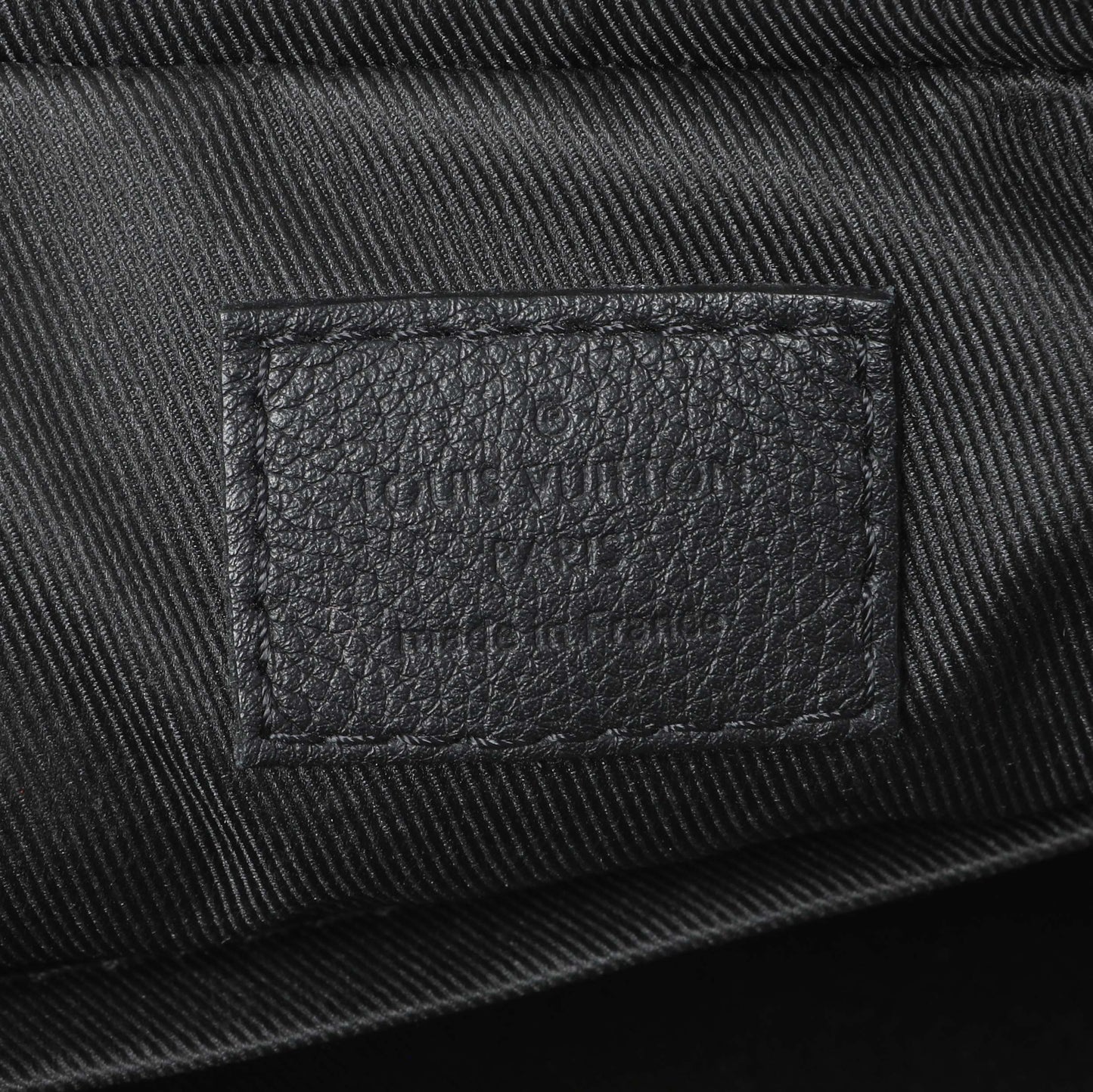 Exclusive Louis Vuitton Black Calfskin Shadow Monogram Trio Messenger — Alternate View 7