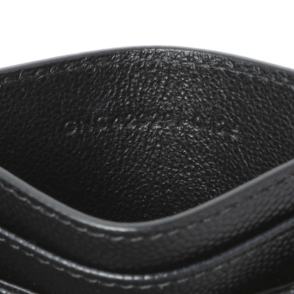 Exclusive Saint Laurent Grain De Poudre Matelasse Chevron Monogram Card Case — Lifestyle View