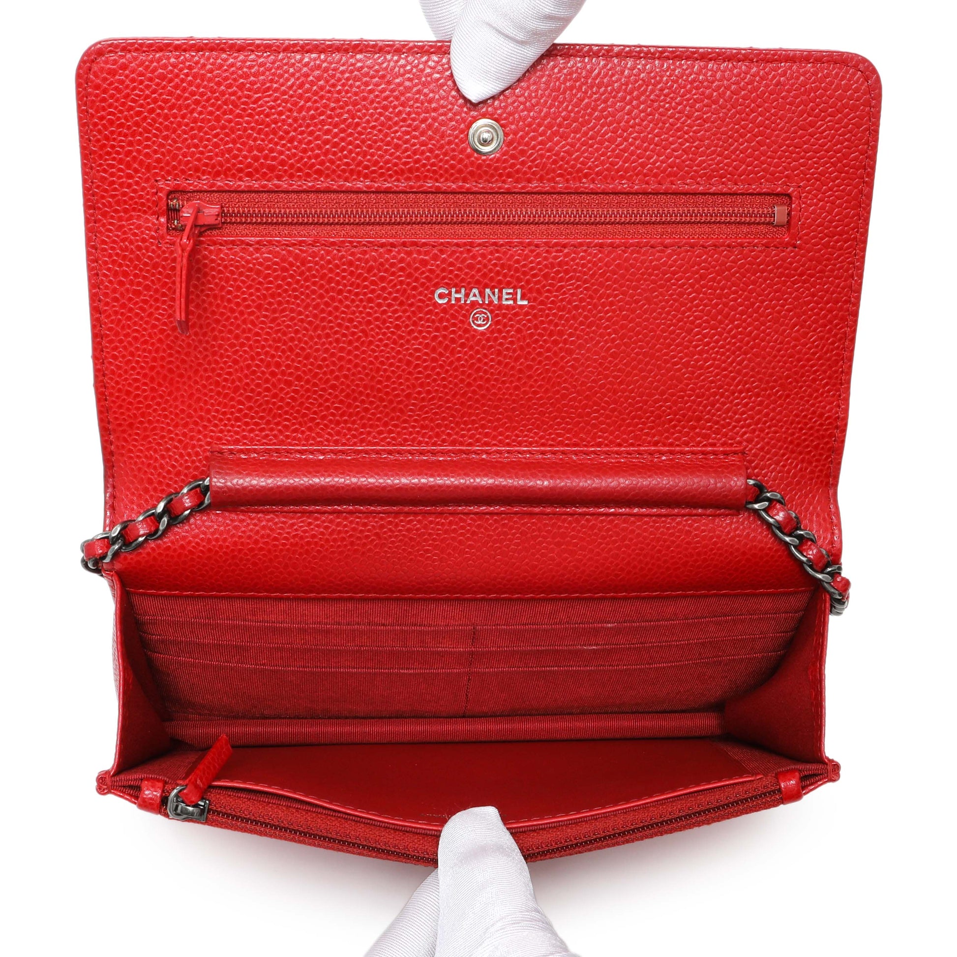 Exclusive Chanel Red Caviar Classic Wallet On Chain — Alternate View 12