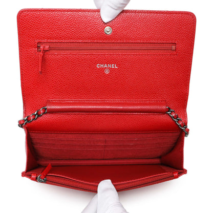 Exclusive Chanel Red Caviar Classic Wallet On Chain — Alternate View 12