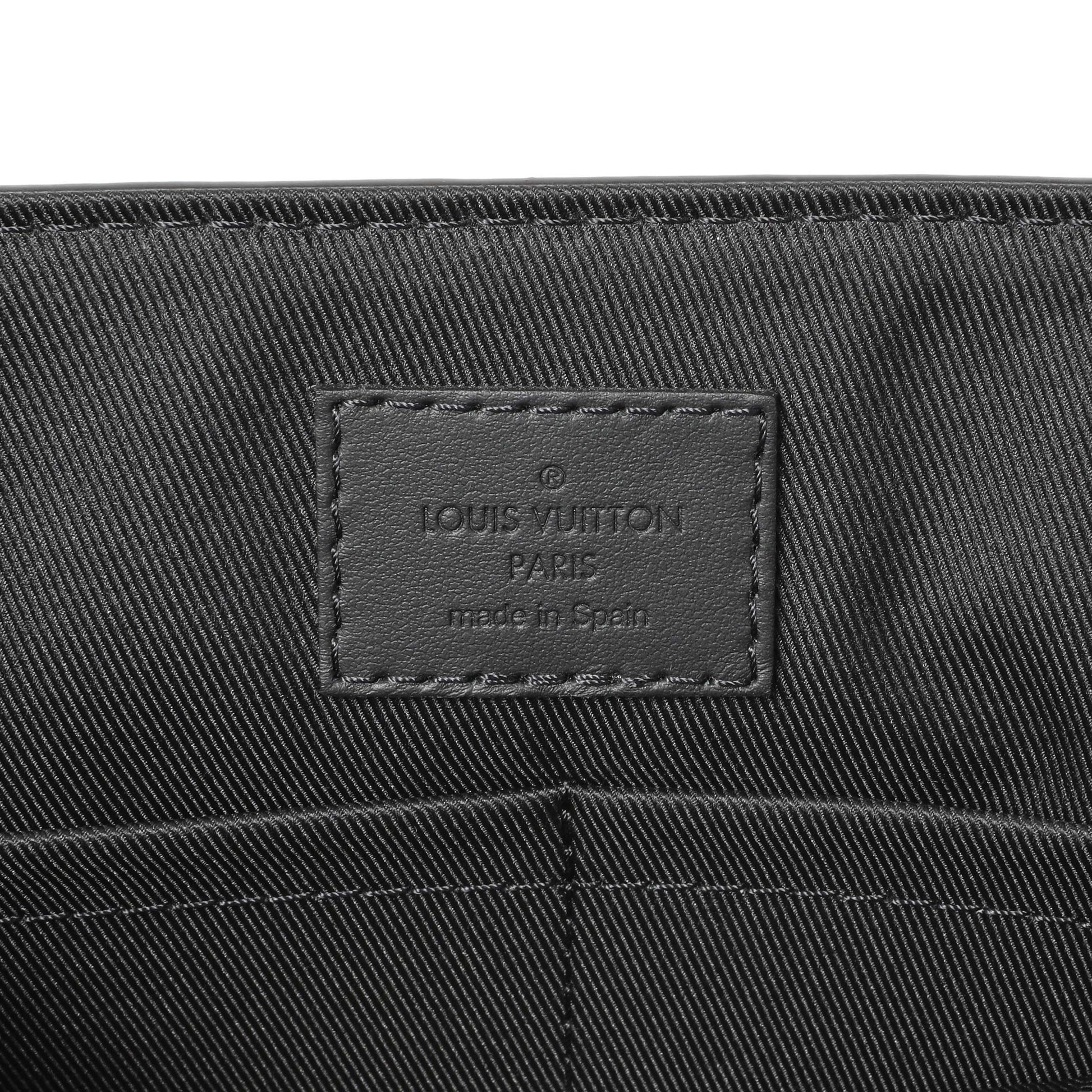 Exclusive Louis Vuitton Black Grained Calfskin Aerogram Takeoff Messenger — Detail View
