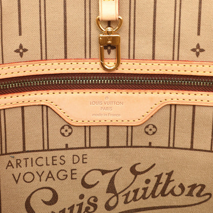 Exclusive Louis Vuitton Monogram Neverfull MM — Detail View