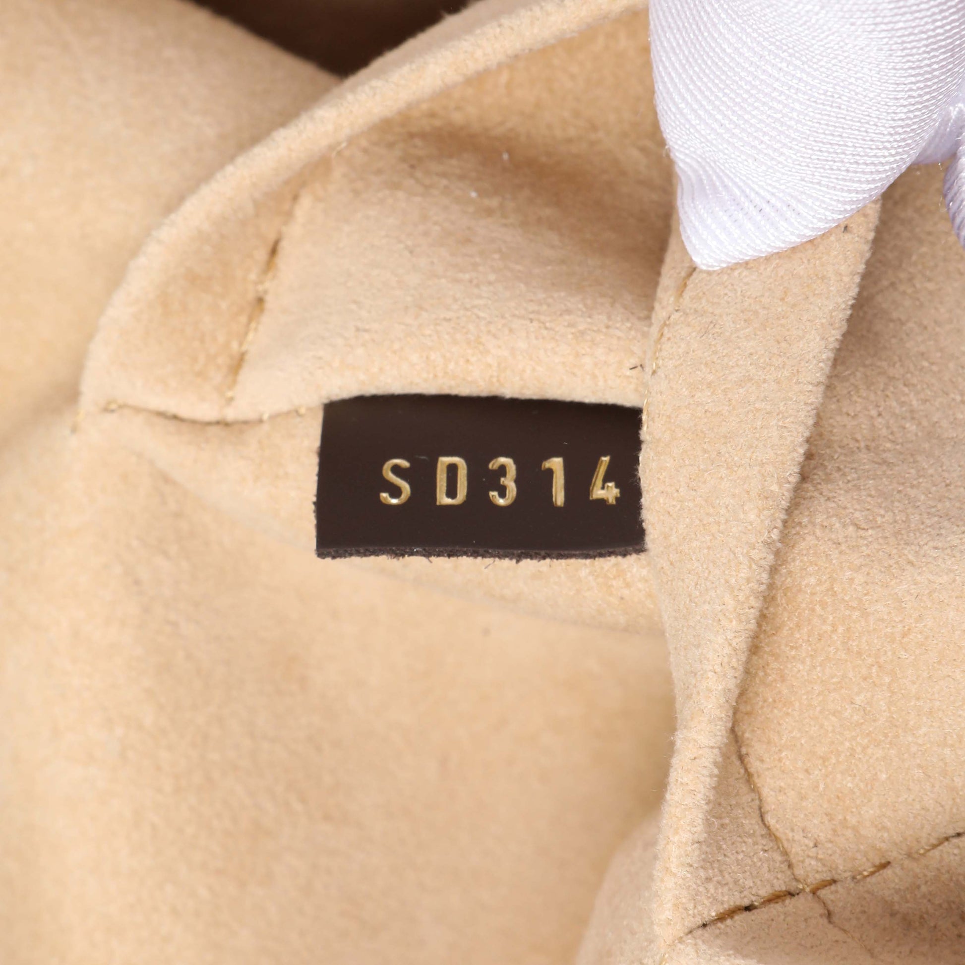 Exclusive Louis Vuitton Damier Ebene Creme Jersey — Lifestyle View