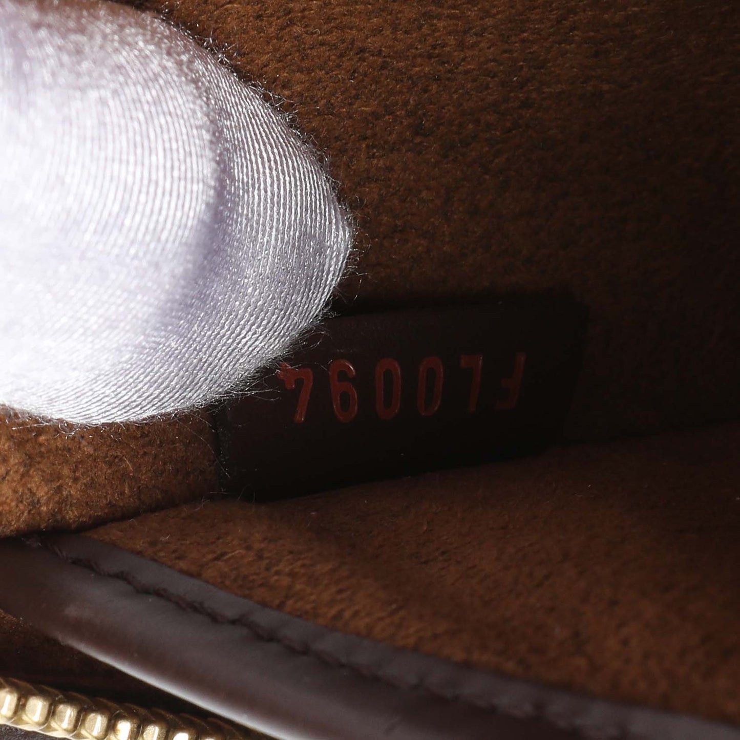 Exclusive Louis Vuitton Damier Ebene Pochette Saint Louis — Lifestyle View