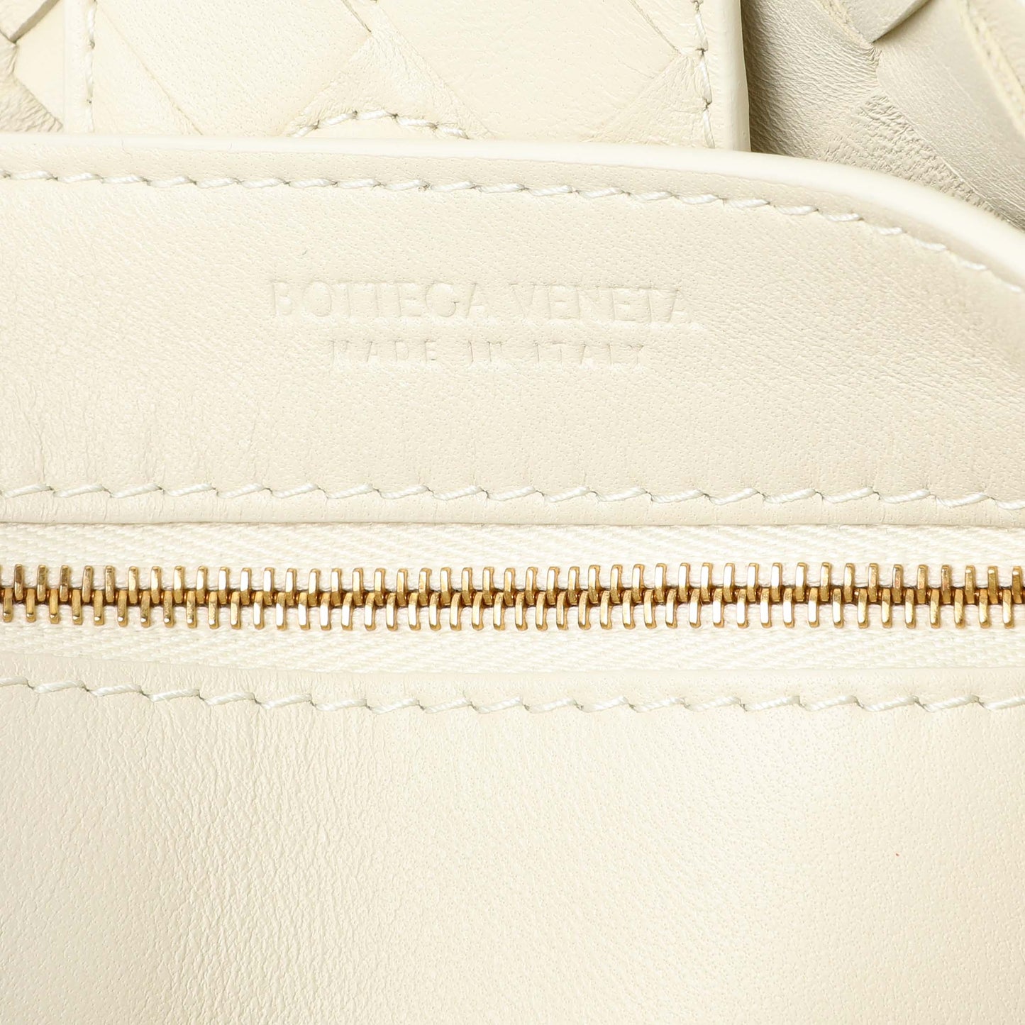 Exclusive Bottega Veneta White Nappa Intrecciato Small Andiamo Shoulder Bag — Detail View