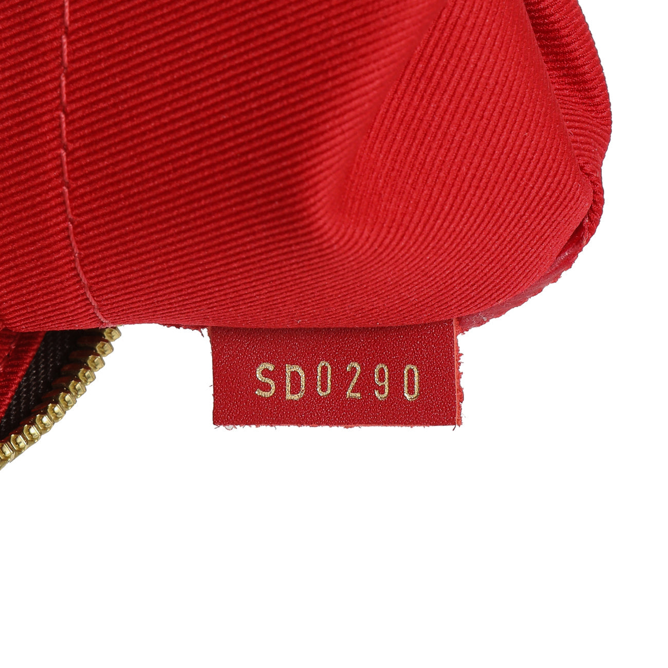 Exclusive Louis Vuitton Damier Ebene South Bank Besace — Lifestyle View