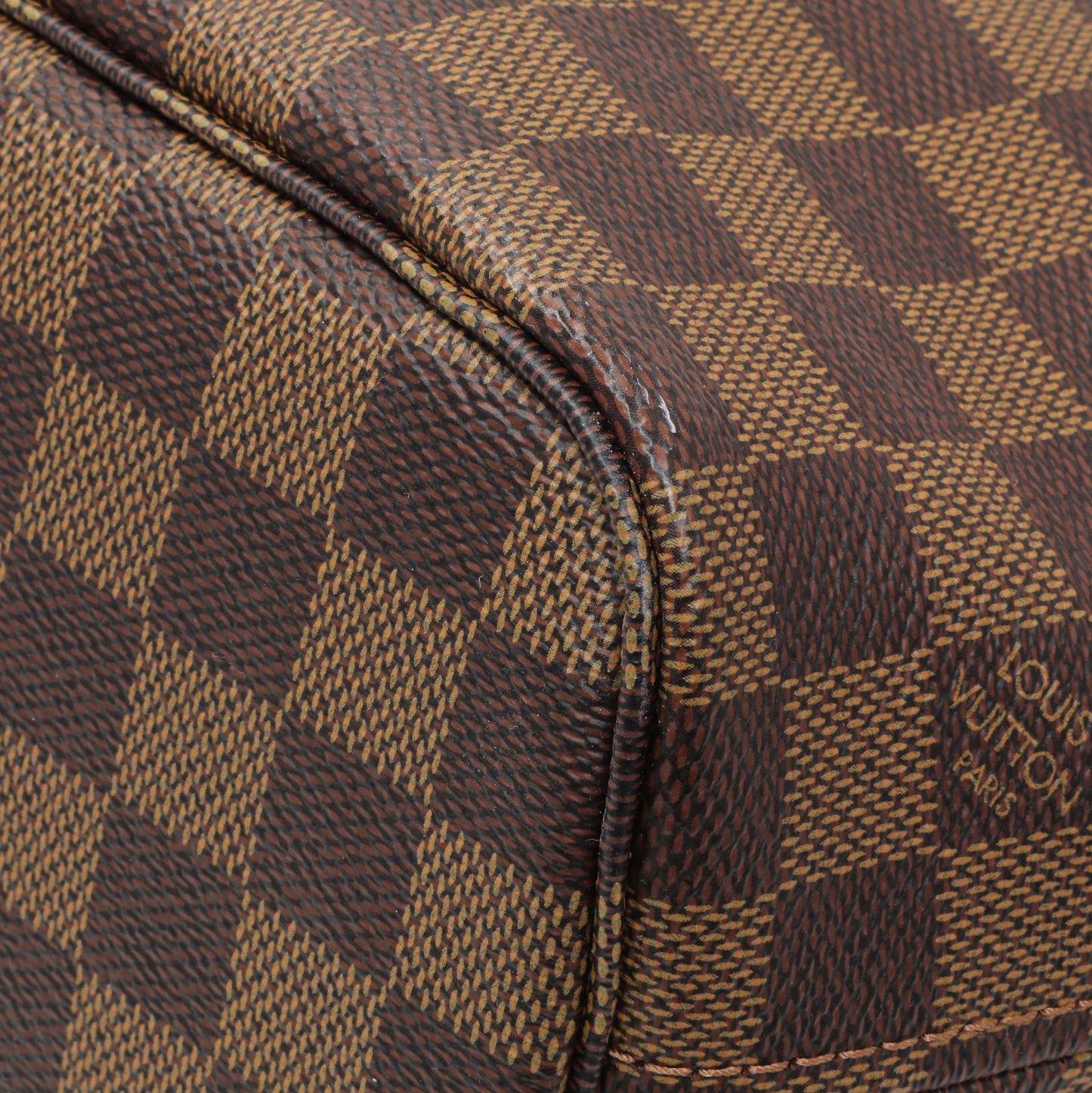 Exclusive Louis Vuitton Damier Ebene Neverfull PM — Detail View