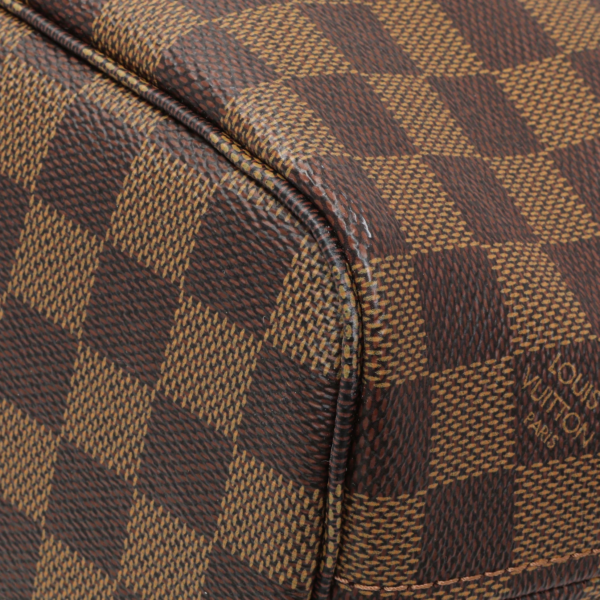 Exclusive Louis Vuitton Damier Ebene Neverfull PM — Detail View
