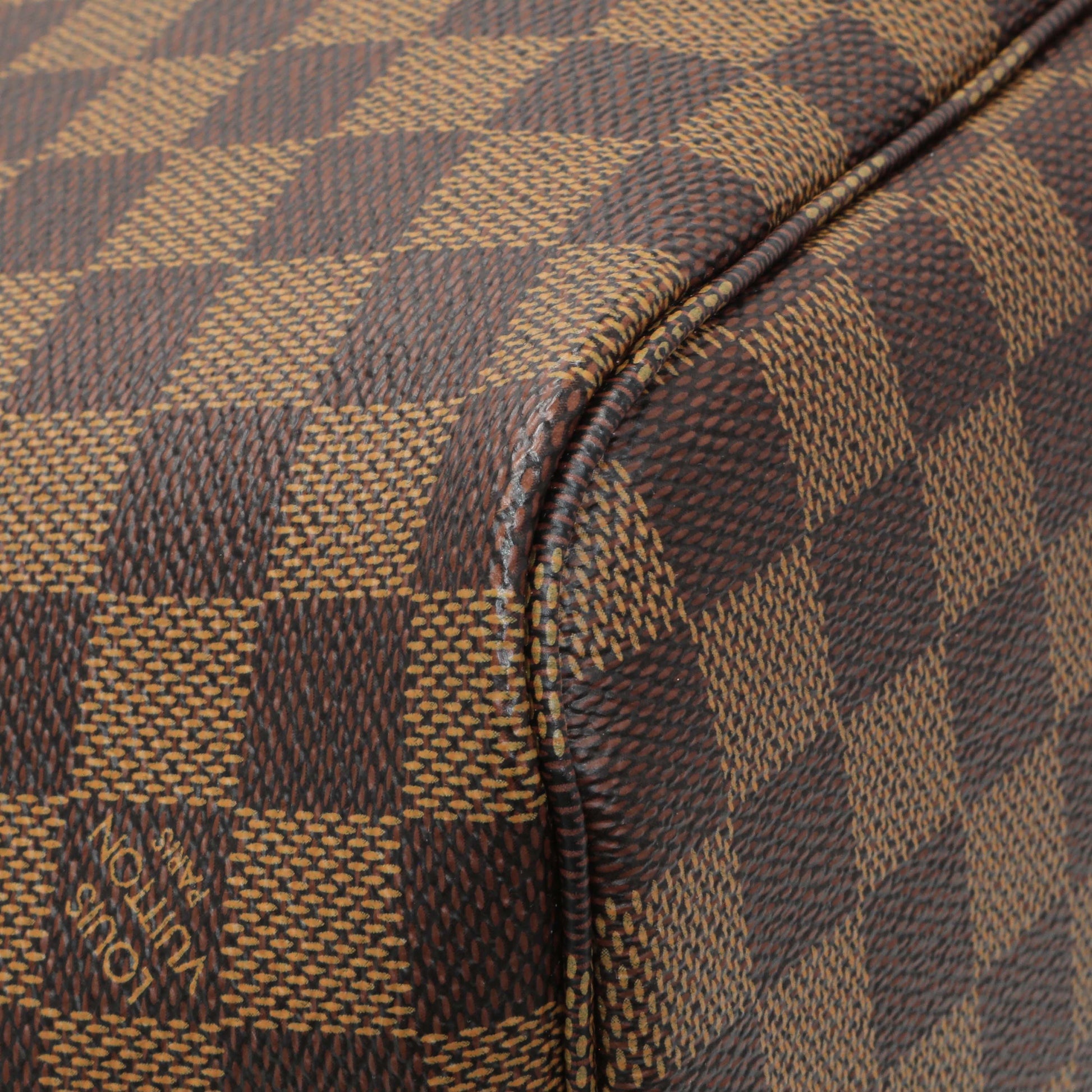 Exclusive Louis Vuitton Damier Ebene Neverfull PM — Lifestyle View