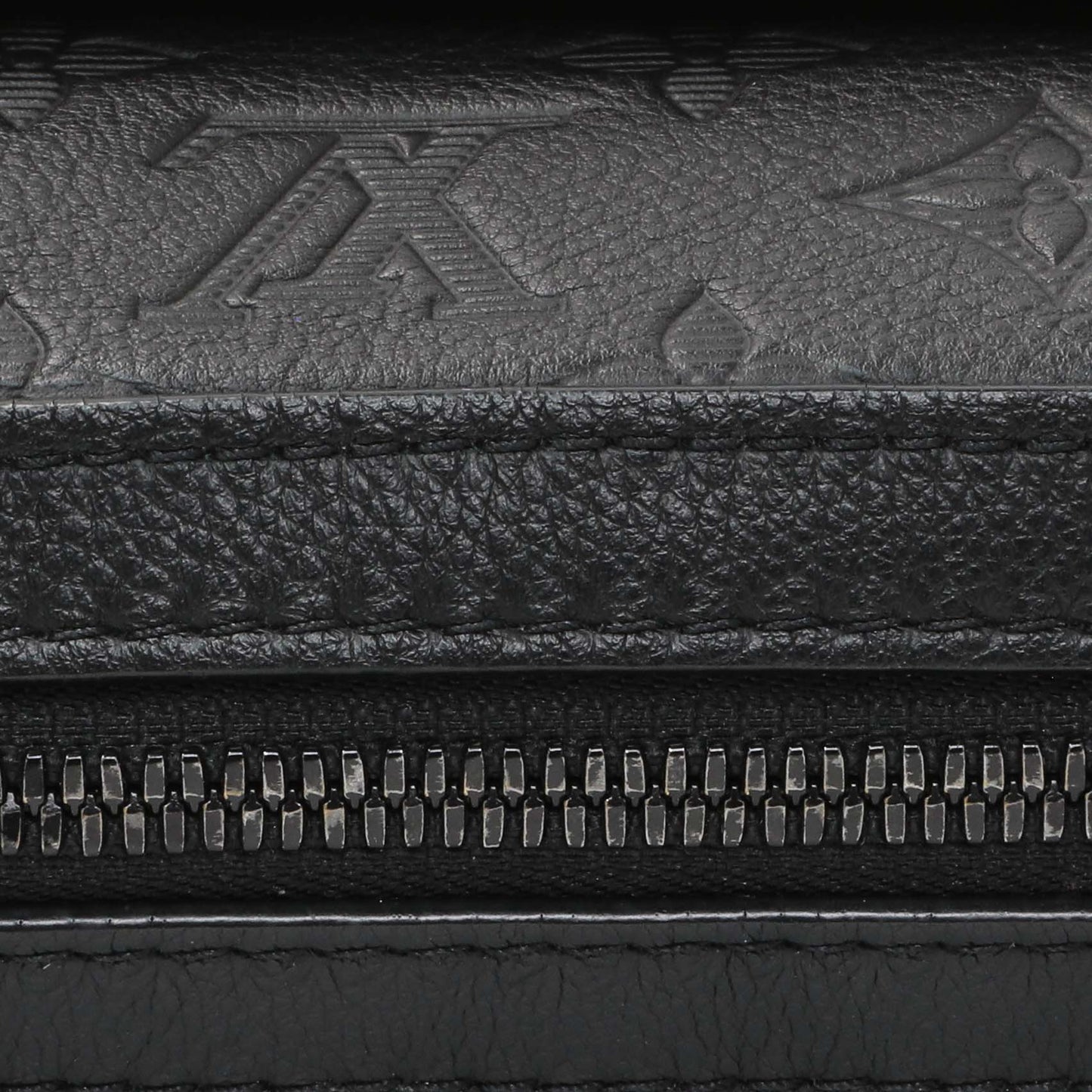 Exclusive Louis Vuitton Black Calfskin Shadow Monogram Trio Messenger — Alternate View 8