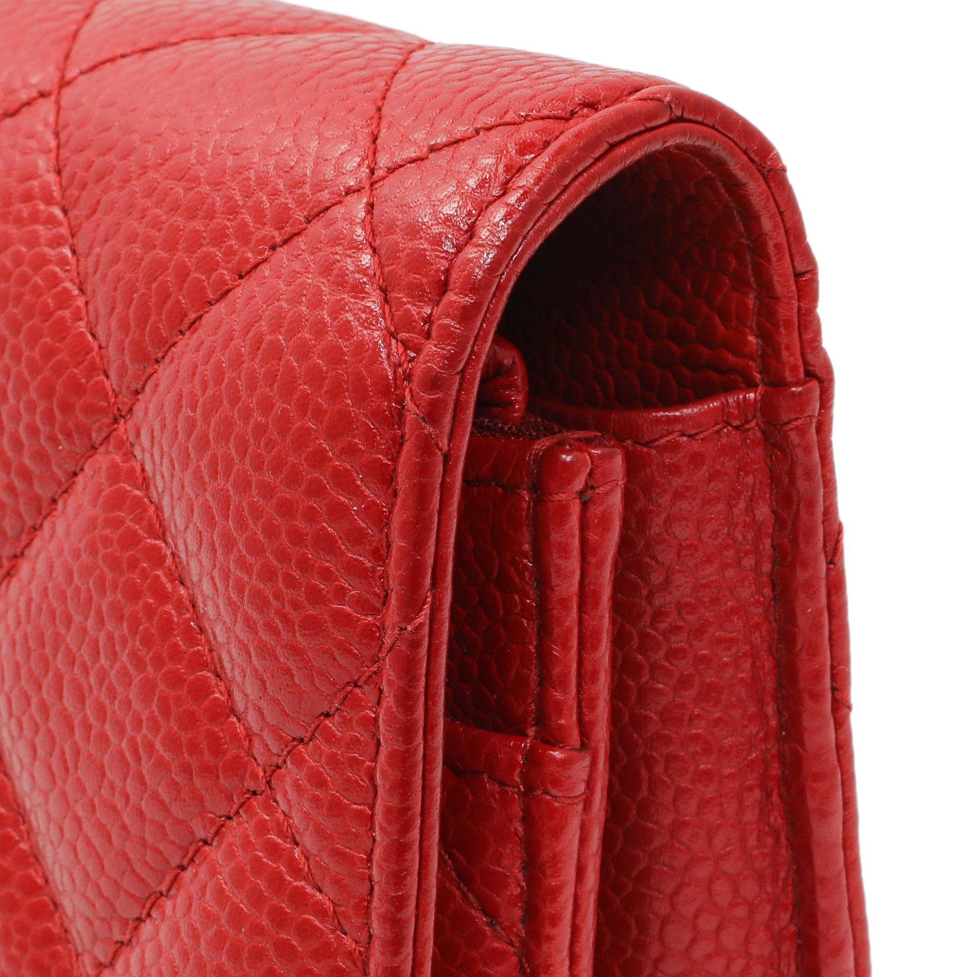 Exclusive Chanel Red Caviar Classic Wallet On Chain — Alternate View 9