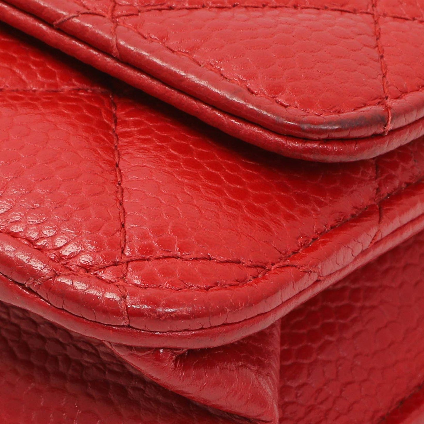 Exclusive Chanel Red Caviar Classic Wallet On Chain — Detail View