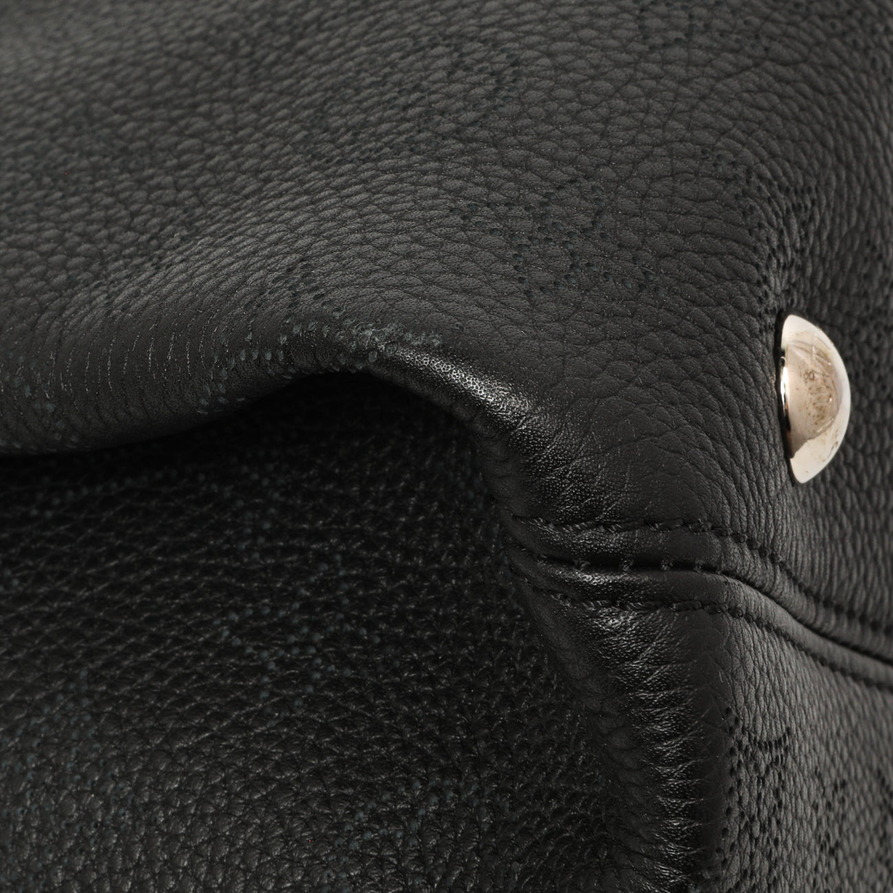 Exclusive Louis Vuitton Black Mahina Calfskin Sevres — Alternate View 7