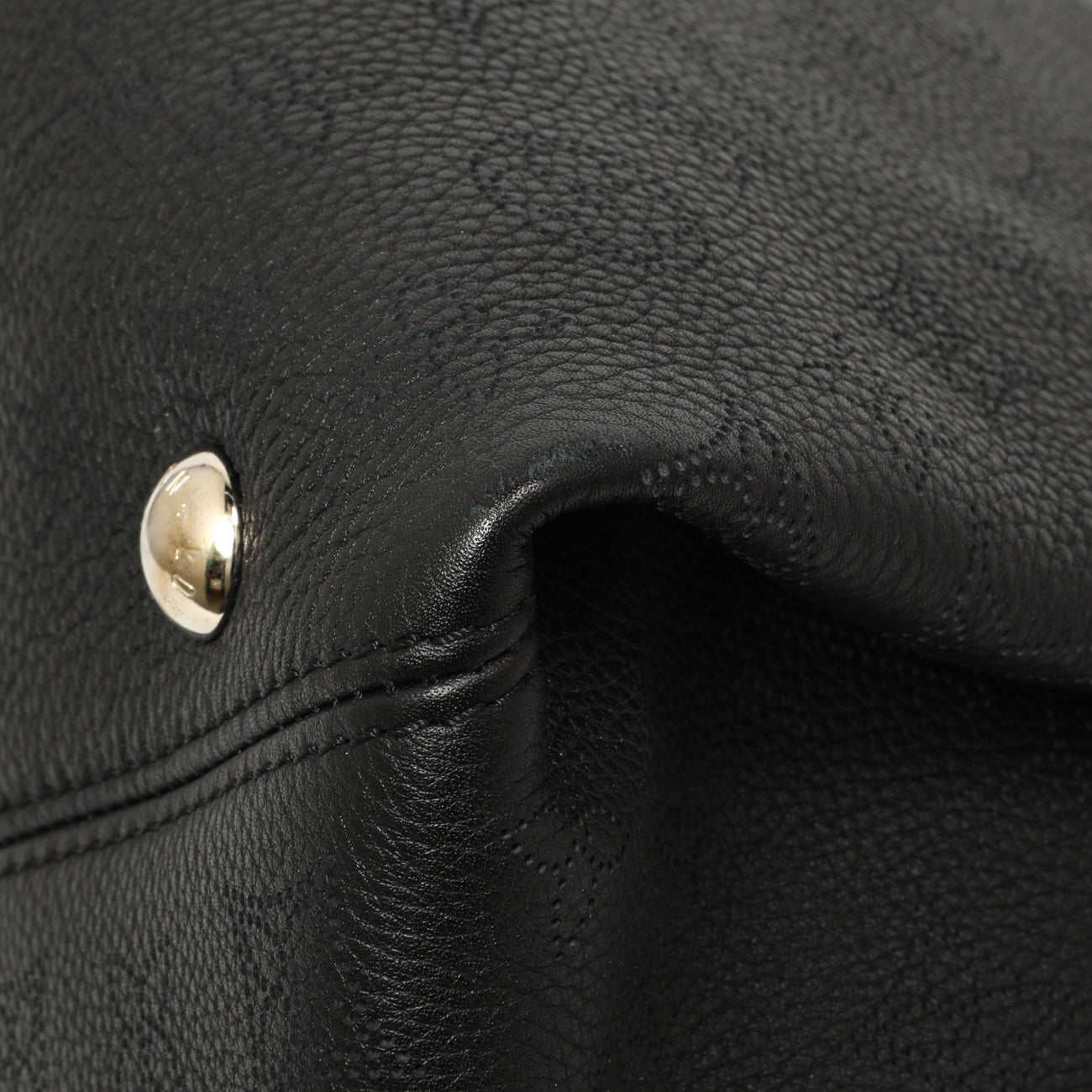 Exclusive Louis Vuitton Black Mahina Calfskin Sevres — Alternate View 8