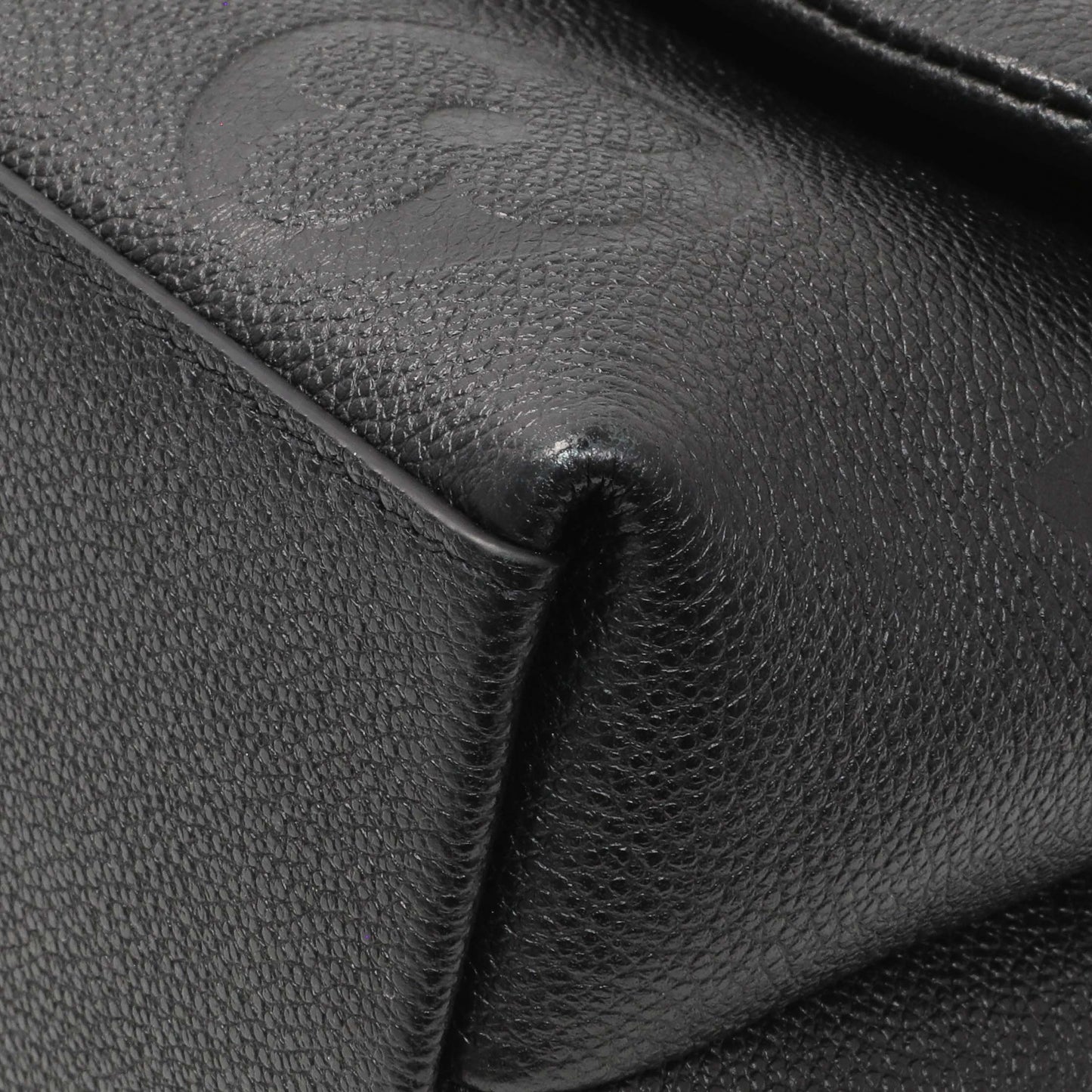 Exclusive Louis Vuitton Black Empreinte Monogram Giant Madeleine MM — Detail View