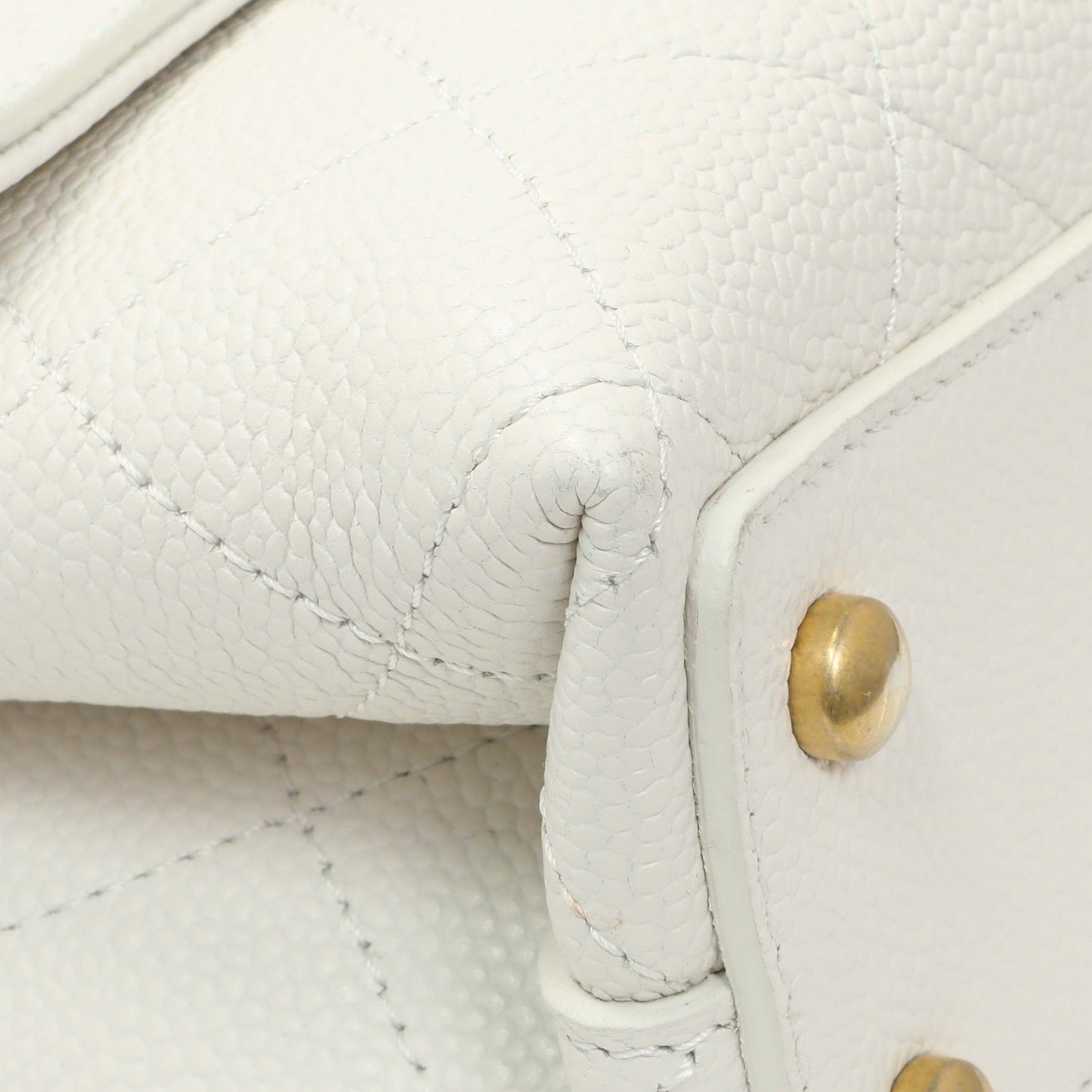 Exclusive Chanel White Quilted Caviar Chic Affinity Flap — Detail View