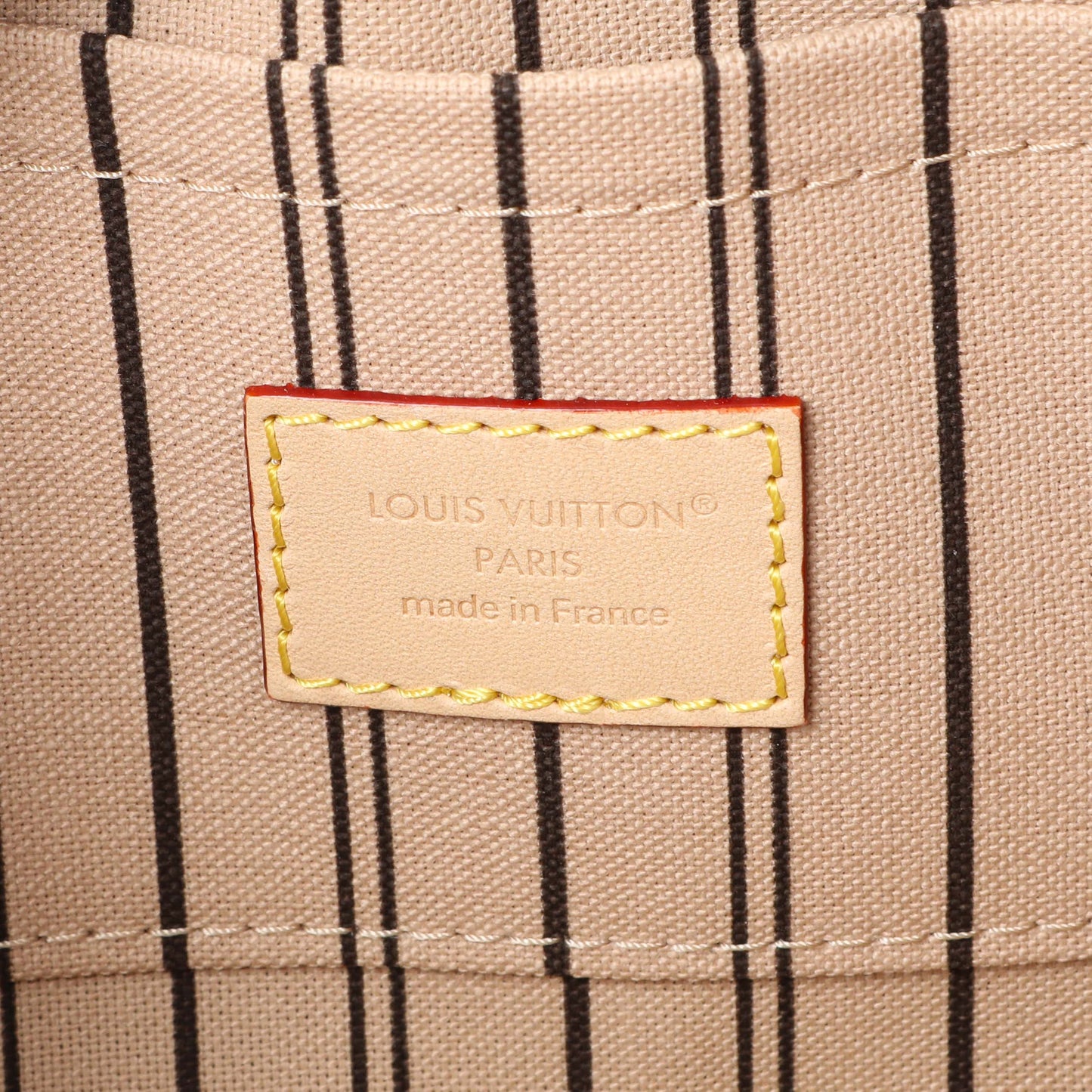 Exclusive Louis Vuitton Monogram Hang On — Detail View