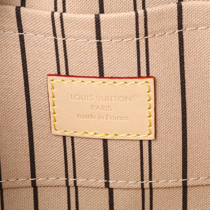 Exclusive Louis Vuitton Monogram Hang On — Detail View