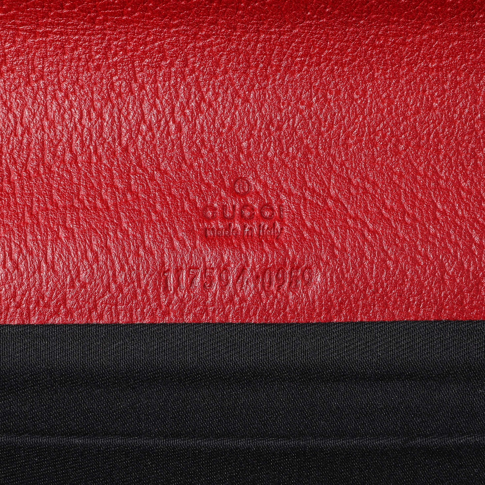 Exclusive Gucci Navy GG Canvas Bamboo Bar Clutch — Detail View