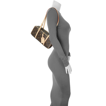 Exclusive Louis Vuitton Monogram Hang On — Lifestyle View