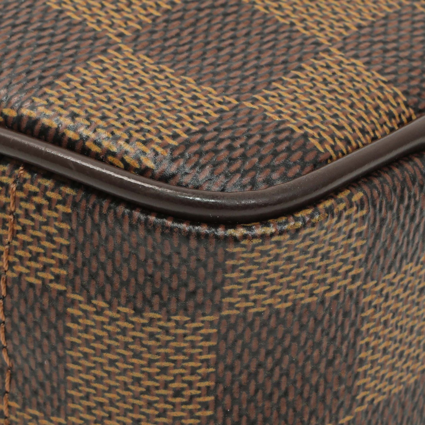 Exclusive Louis Vuitton Damier Ebene Etui Okapi — Lifestyle View