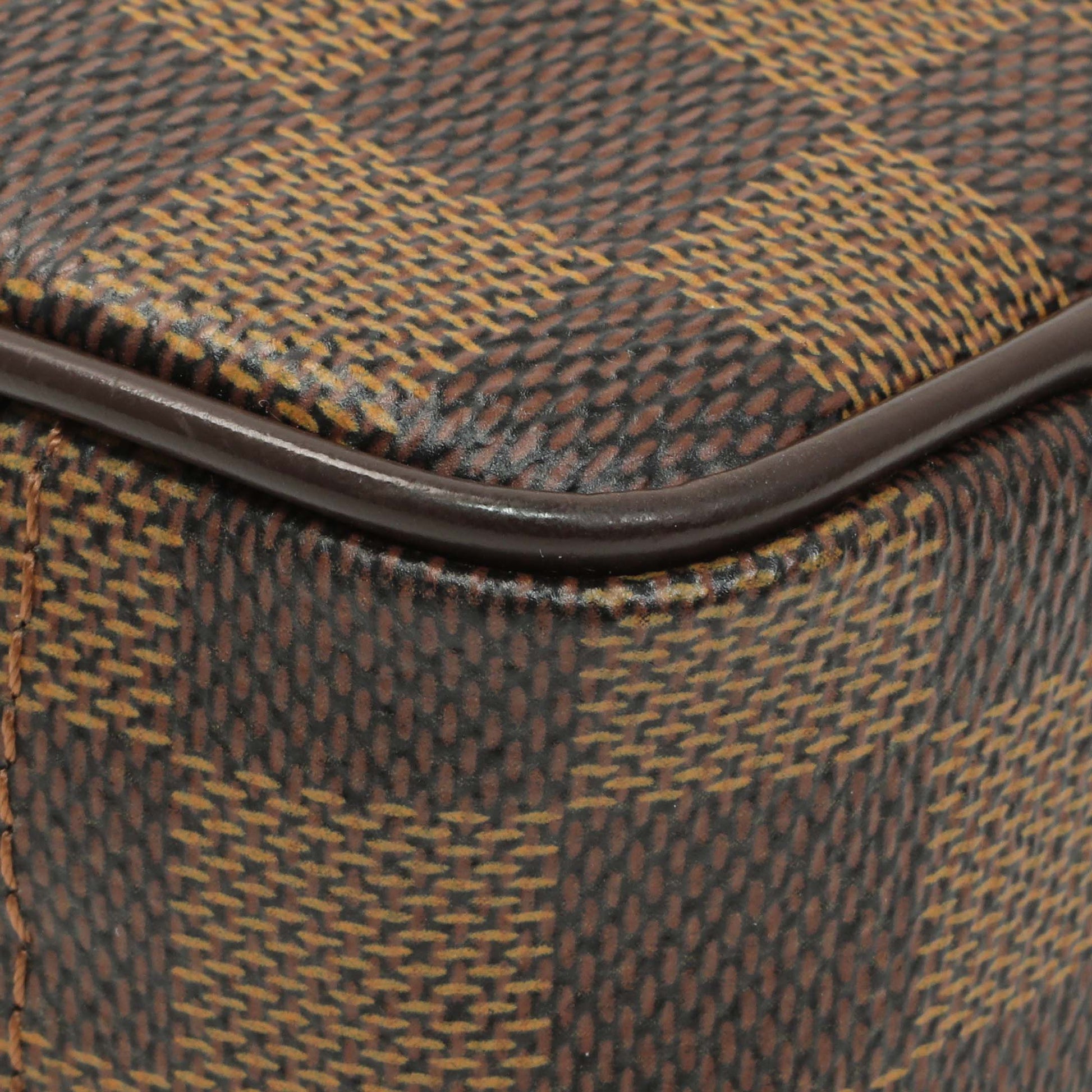 Exclusive Louis Vuitton Damier Ebene Etui Okapi — Lifestyle View