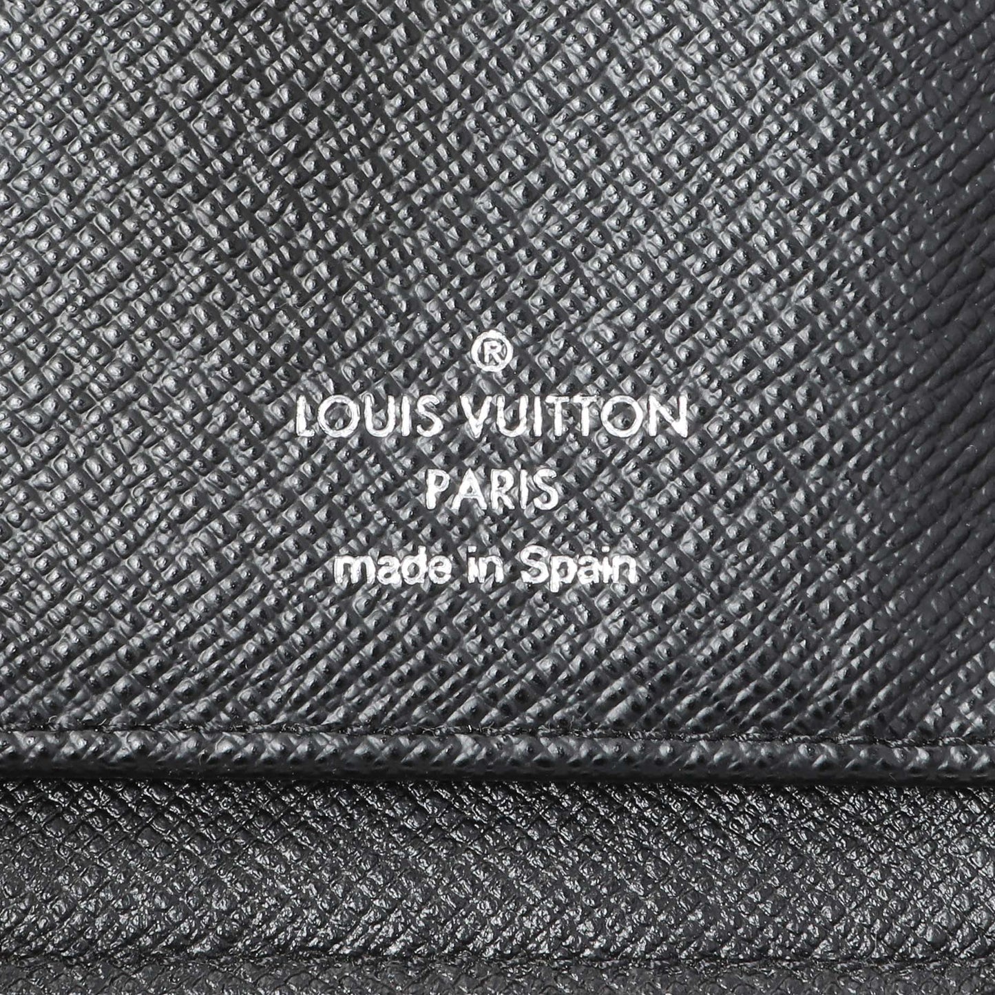 Exclusive Louis Vuitton Damier Graphite Vertical Zippy Wallet — Detail View