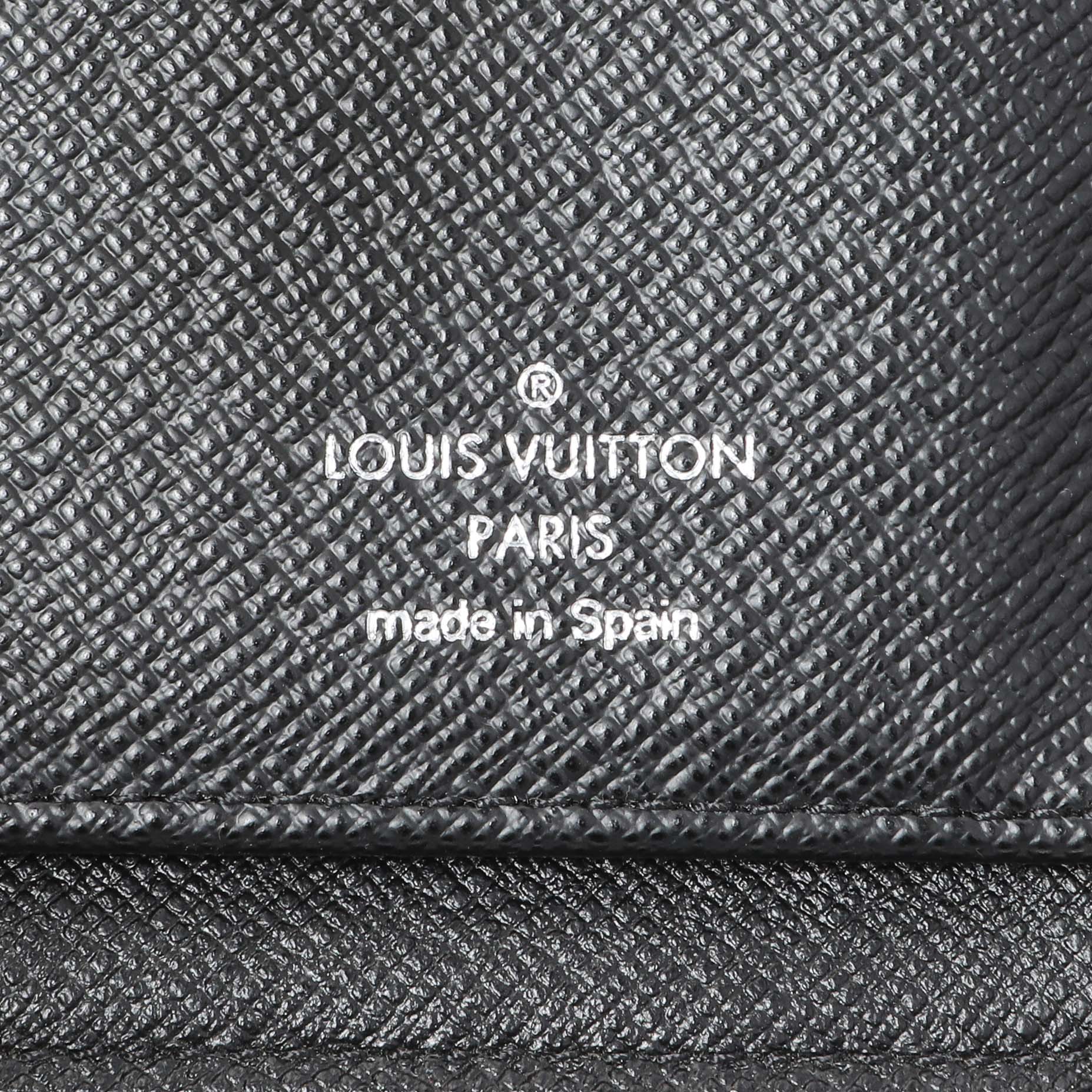 Exclusive Louis Vuitton Damier Graphite Vertical Zippy Wallet — Detail View