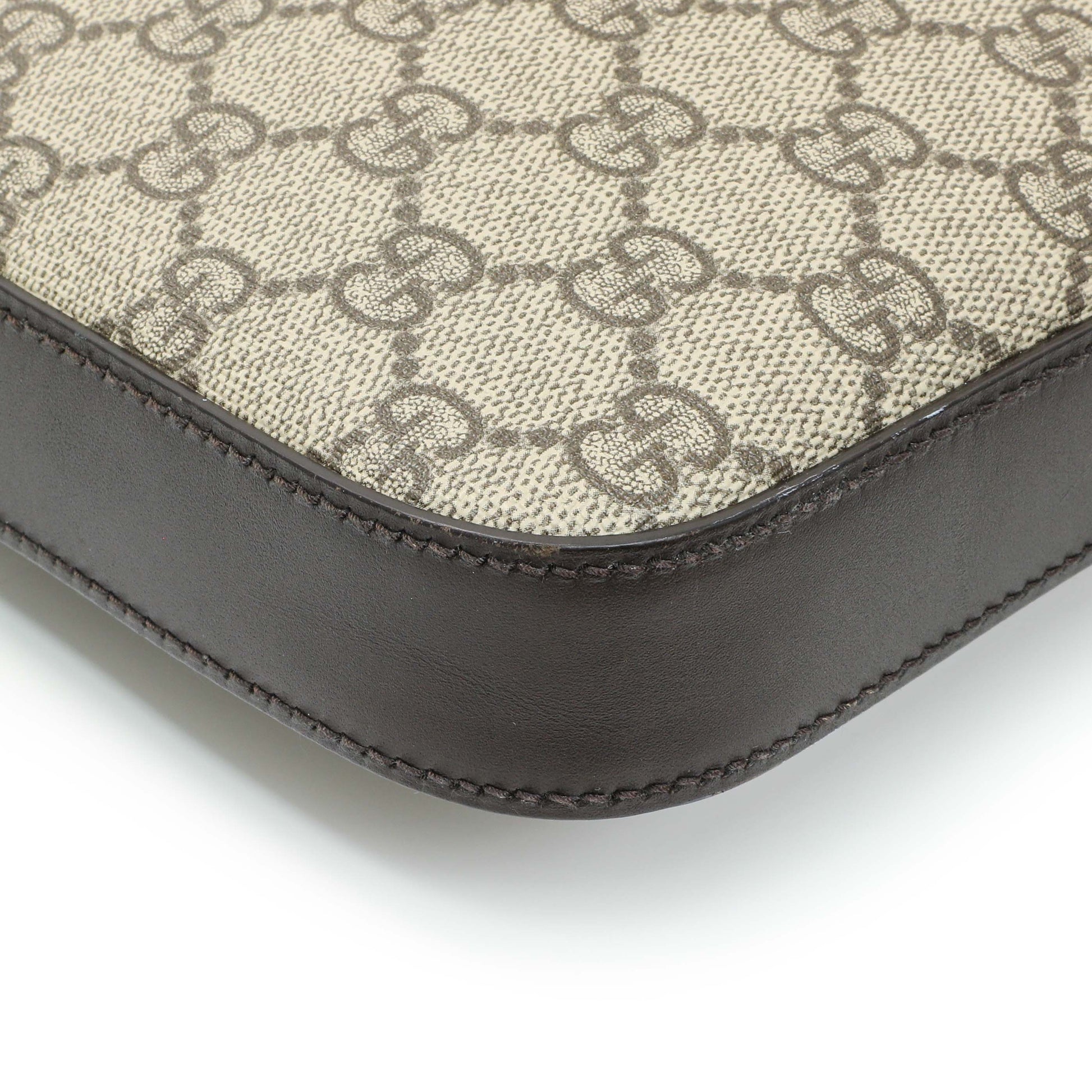 Exclusive Gucci GG Supreme Monogram Flat Messenger — Top View